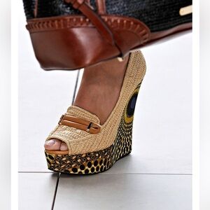 Burberry Prorsum Woven Raffia Straw Printed Wedge Pumps
